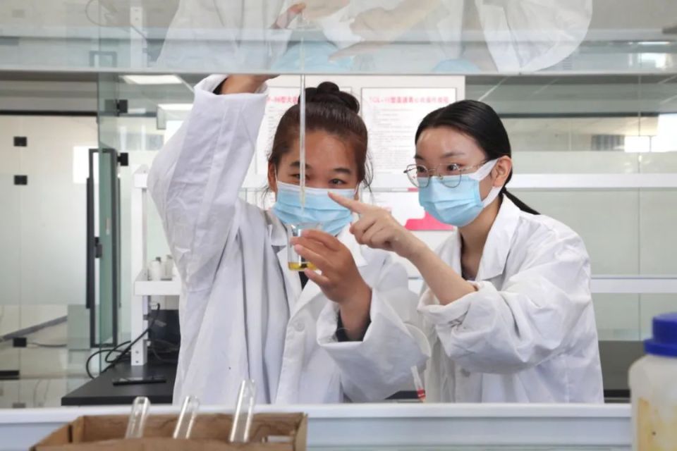 牢記囑托 奮楫前行 破繭成蝶開(kāi)新局，產(chǎn)業(yè)騰飛正當(dāng)時(shí)——五家渠經(jīng)濟(jì)技術(shù)開(kāi)發(fā)區(qū)生物技術(shù)開(kāi)發(fā)邁向高質(zhì)量發(fā)展新征程