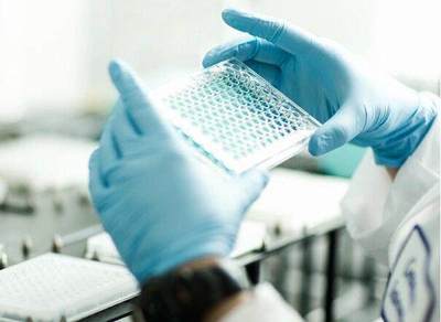 現代生物技術的雙面鏡 革新與謎團